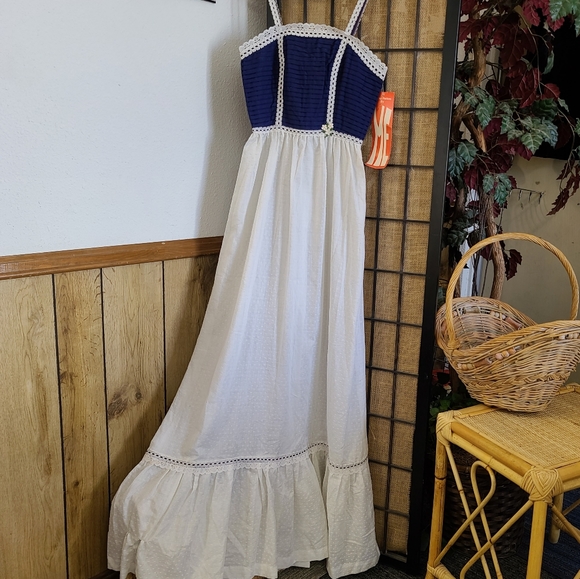 Facho Petites by Me USA XXS Lace Summer Dress with Tags- Small Flaw